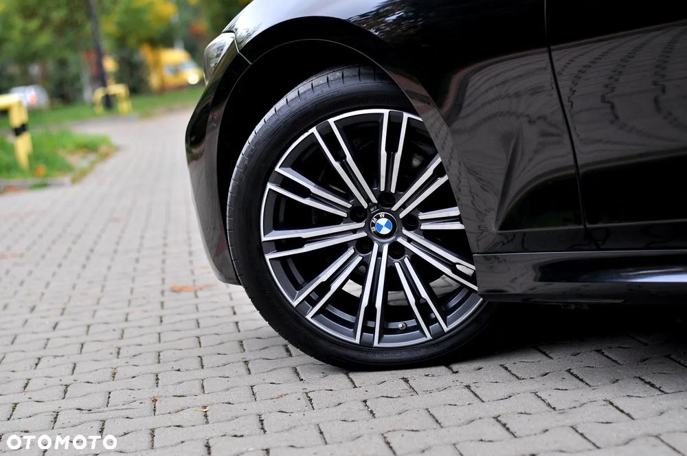 BMW Seria 3 318d M Sport Shadow - 15