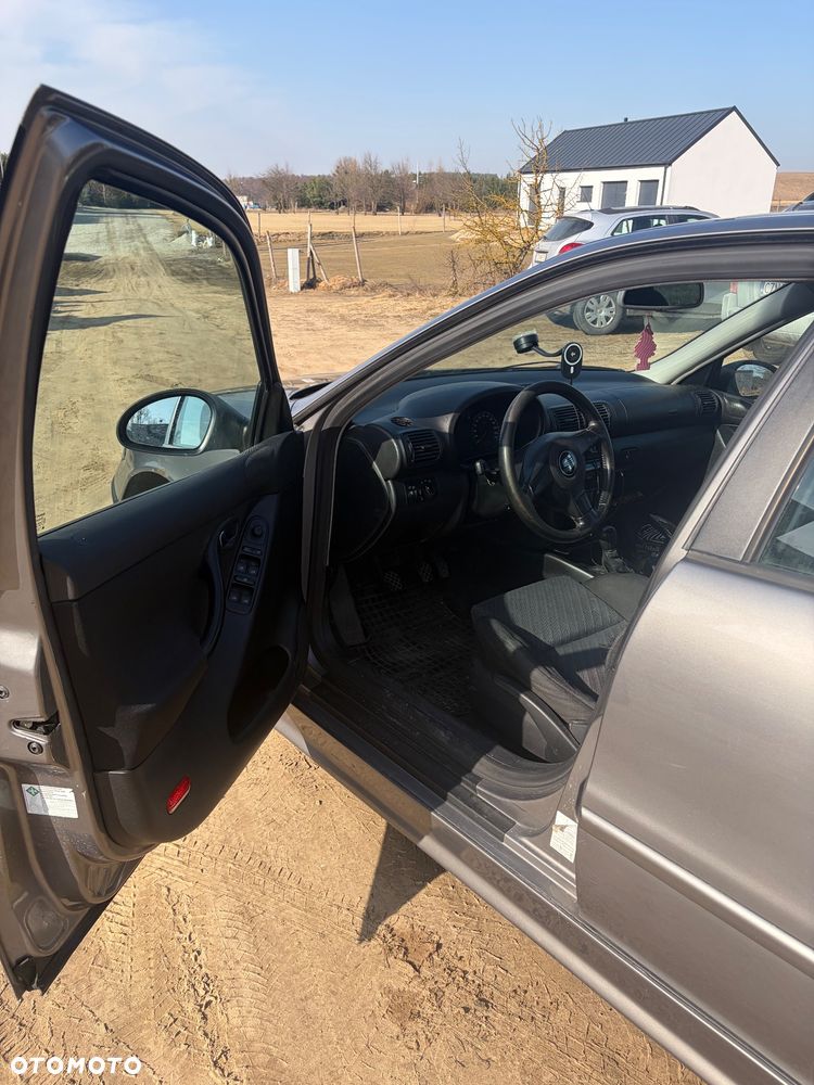 Seat Leon 1.8 Signo - 3