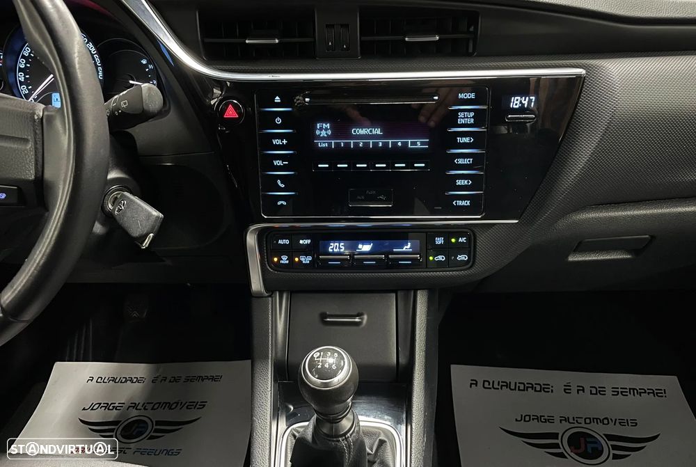 Toyota Auris 1.4 D-4D Exclusive - 34