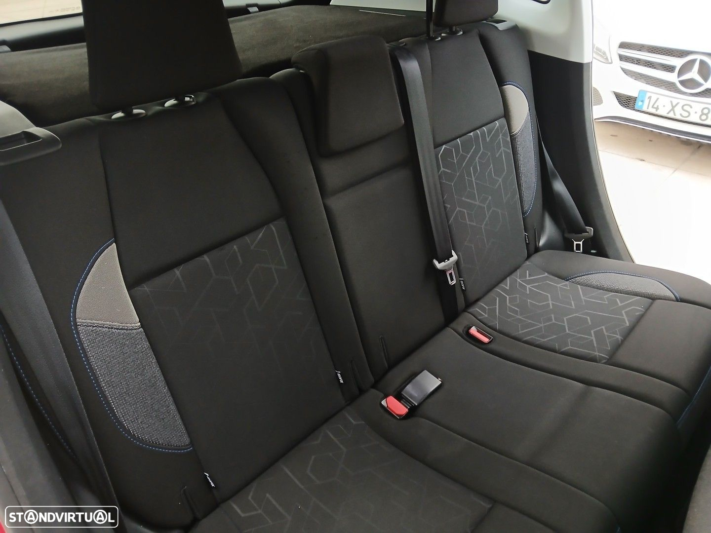 Peugeot 2008 1.2 PureTech Signature - 11