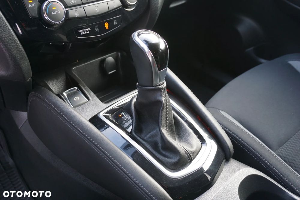 Nissan Qashqai 1.2 DIG-T N-Connecta Xtronic EU6 - 20