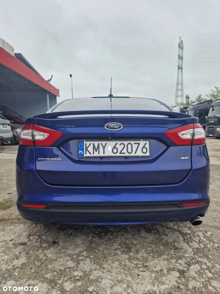 Ford Fusion - 4