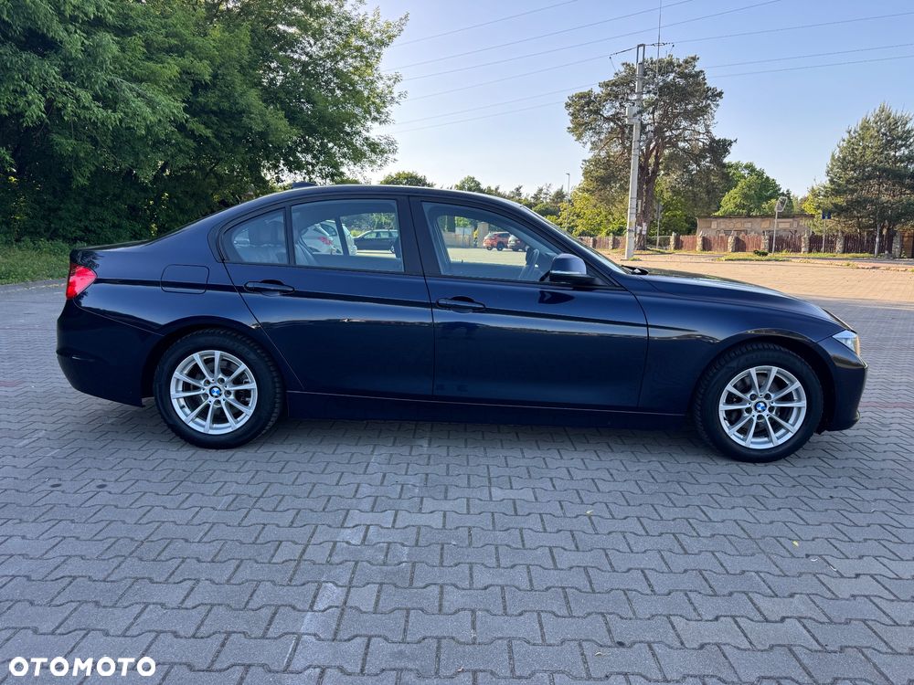 BMW Seria 3 316d - 13