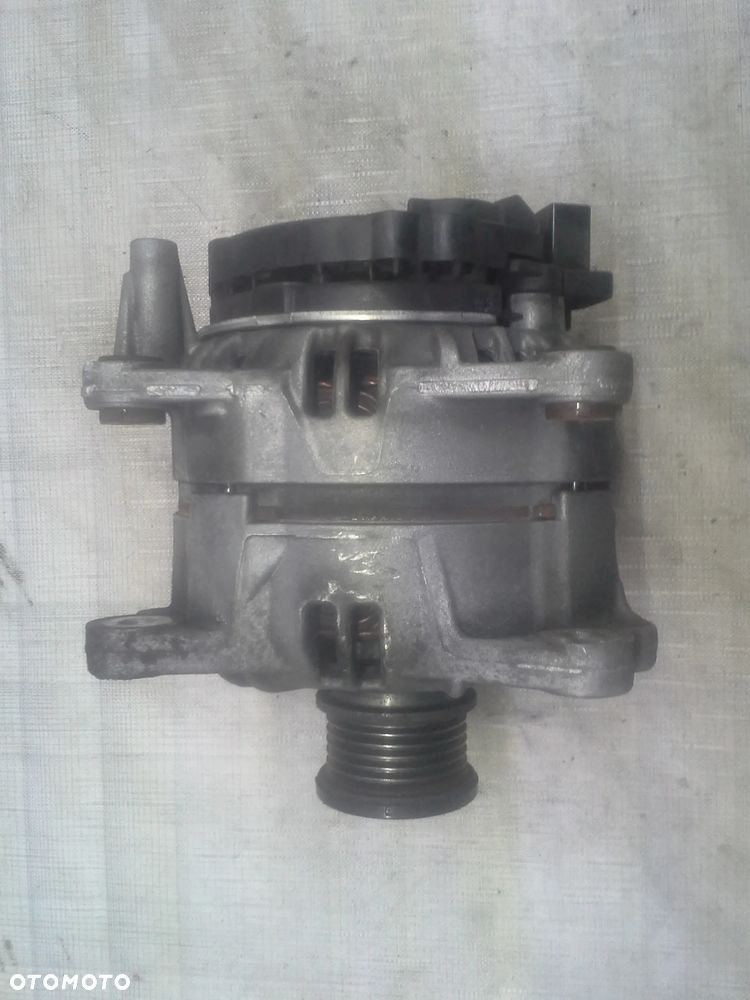 Audi A4 B8 2.0 TDi 143KM CAG CAGA alternator Bosch 140A 03G903016E  0124525114 - 5