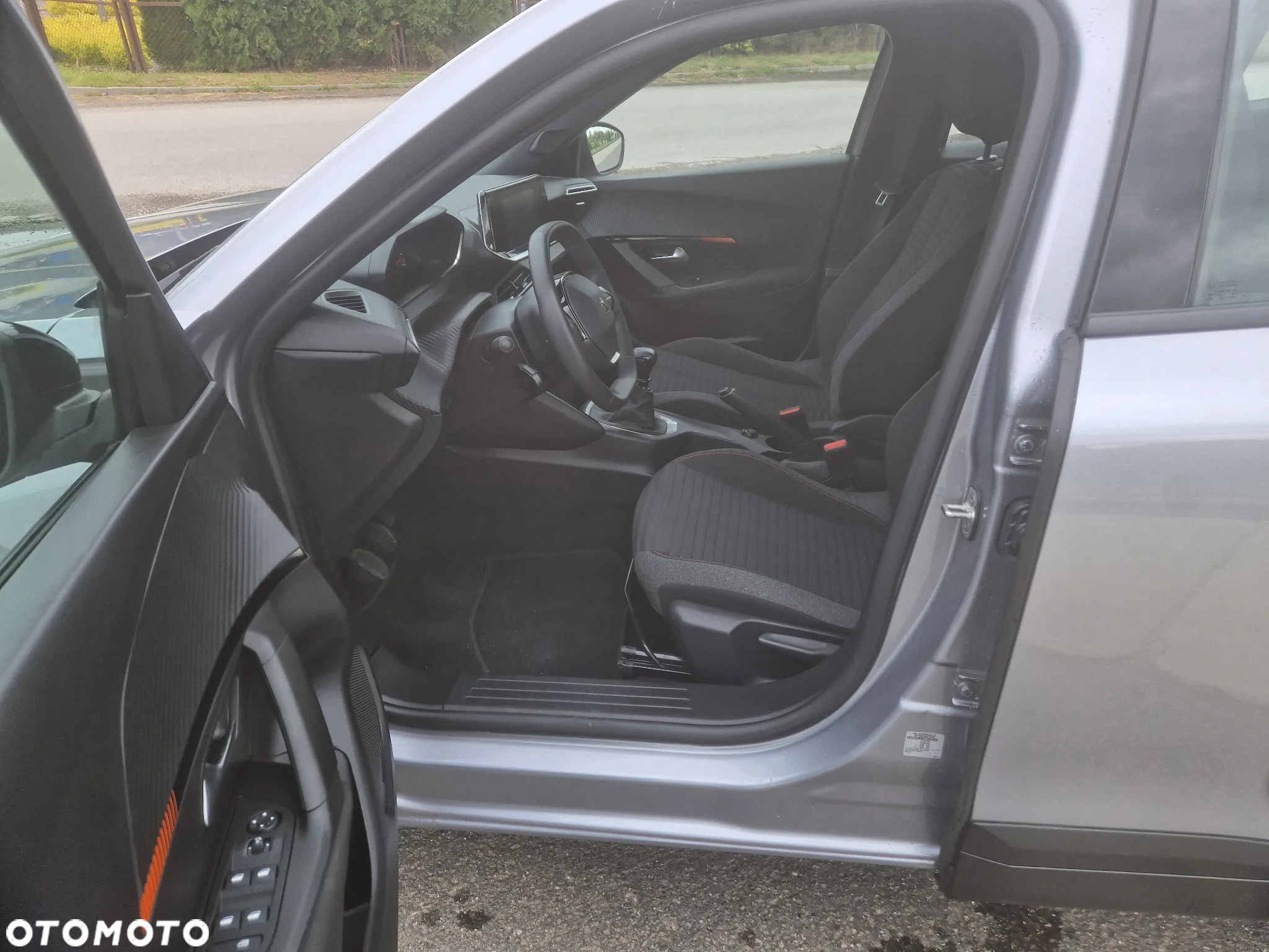 Peugeot 2008 PureTech 100 Allure - 17