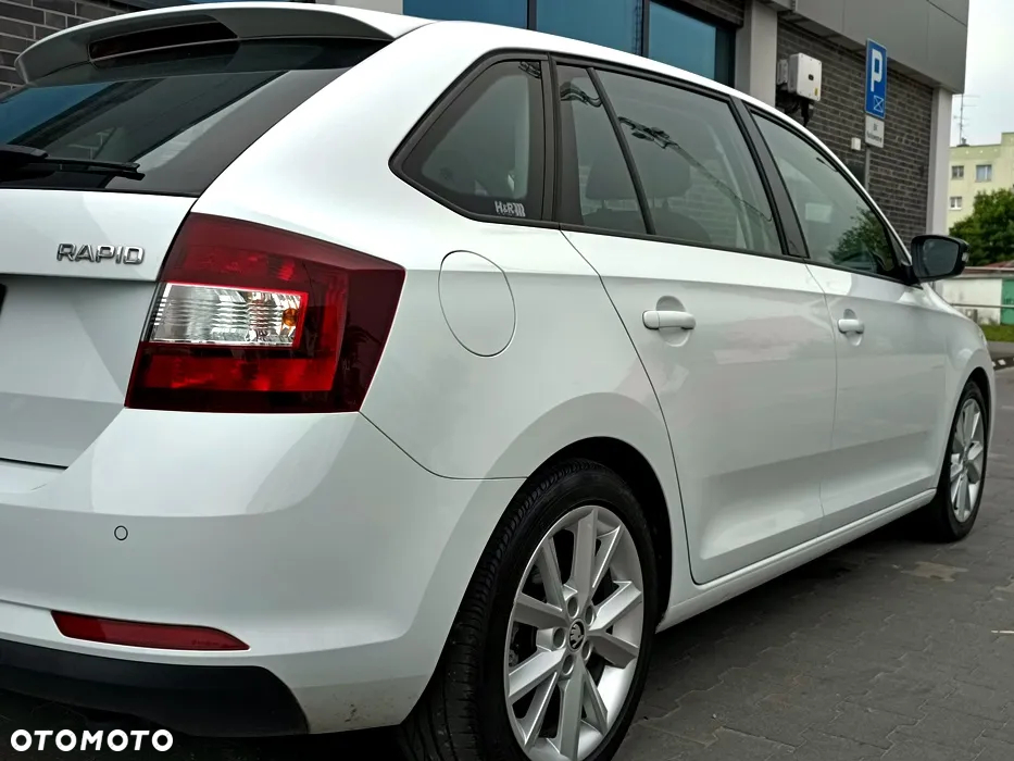 Skoda RAPID 1.2 TSI Active - 12