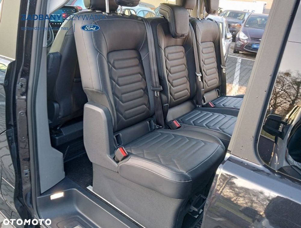 Ford Tourneo Custom - 28