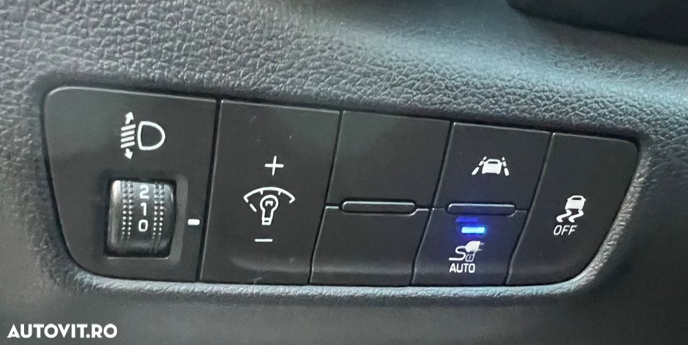 Hyundai KONA Select - 19