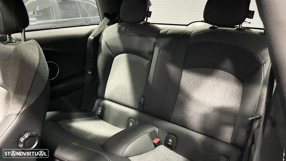 MINI 3 Portas Cooper SD Auto - 16