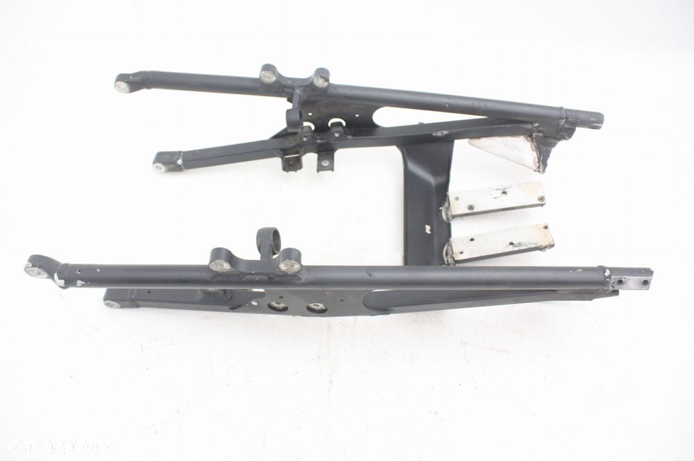 STELAŻ NADKOLA TYLNEGO Triumph Sprint ST 1050 - 4