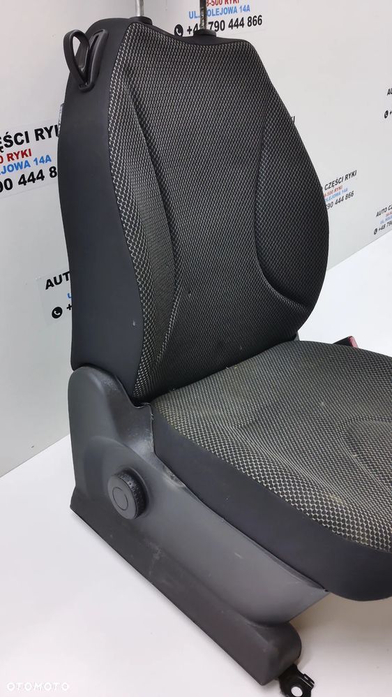 Nissan Micra K12 Siedzenia Fotele Przód 3D - 10