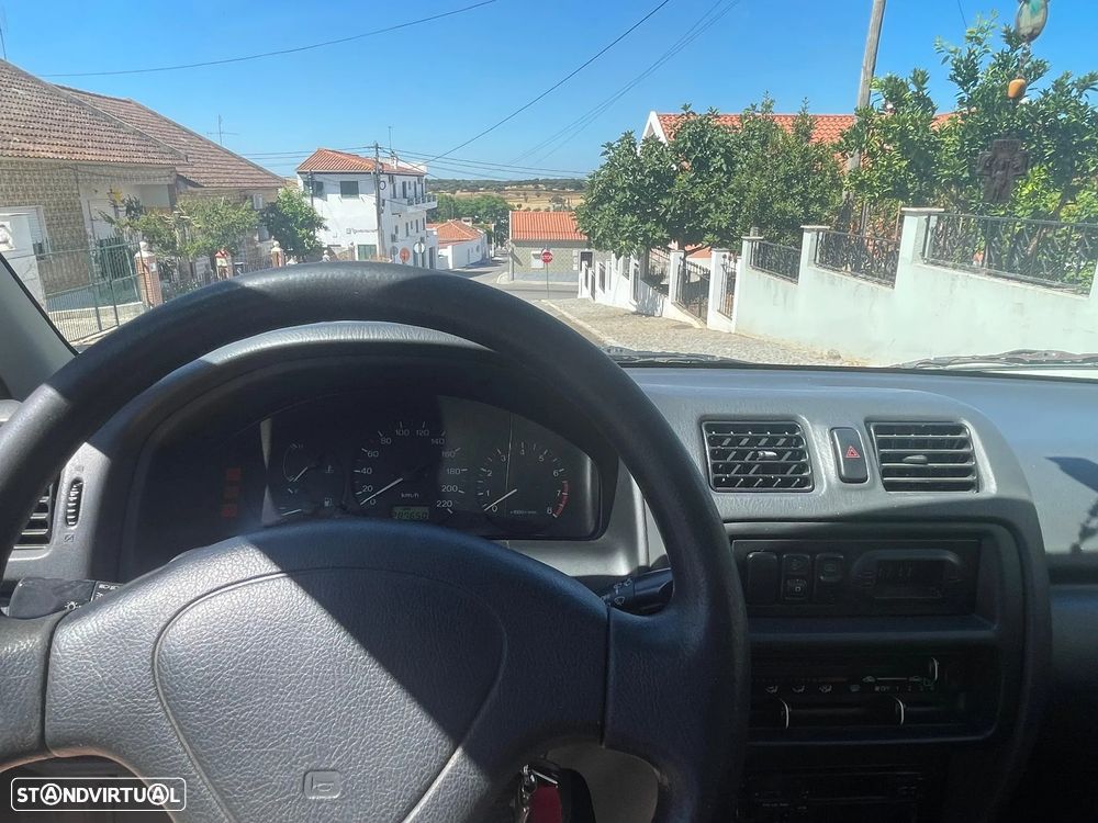 Mazda 323 - 6