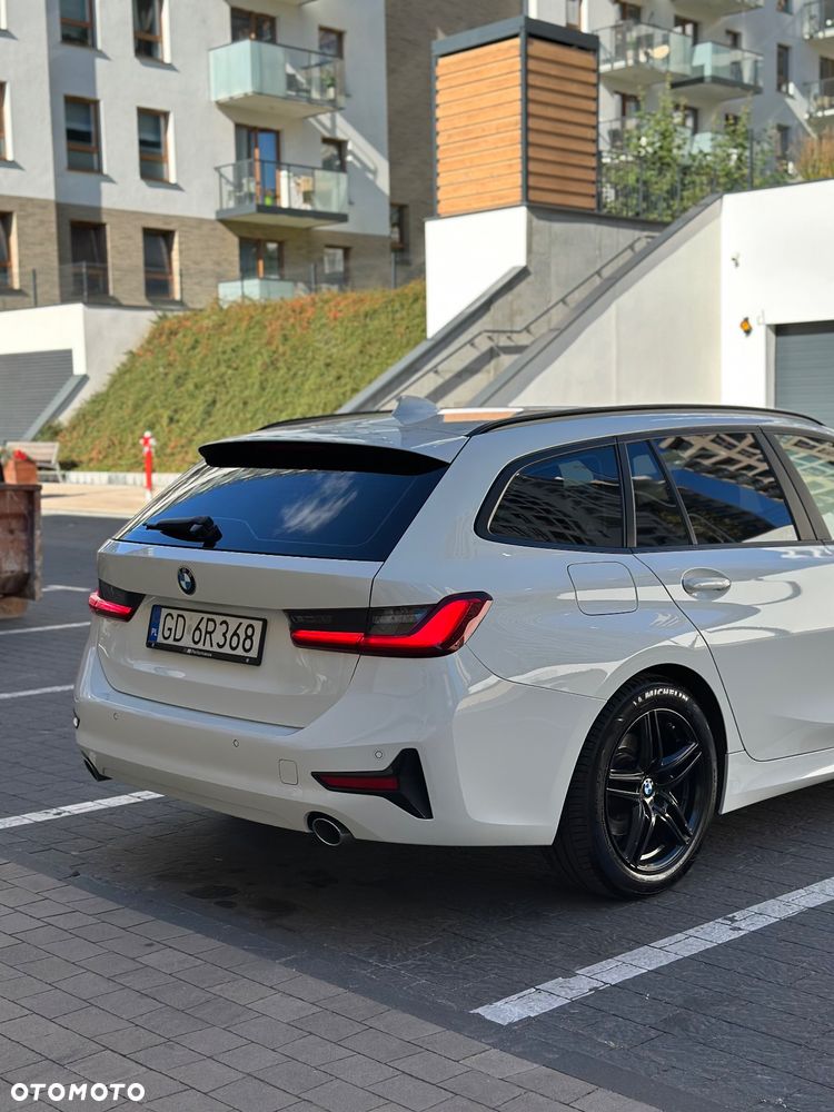 BMW Seria 3 318d Touring Advantage - 21