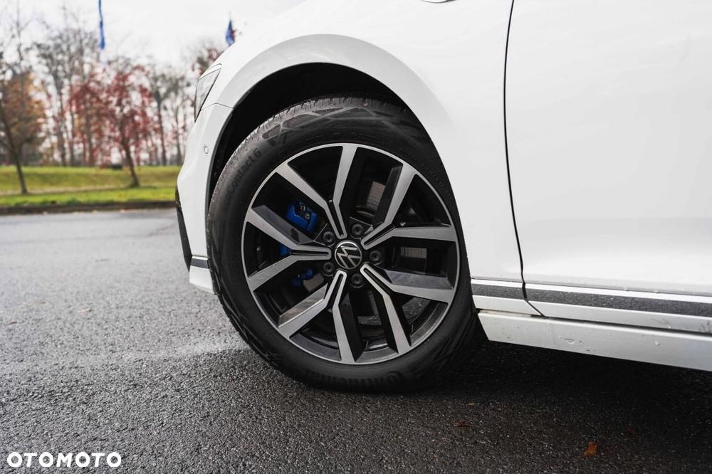 Volkswagen Passat - 8