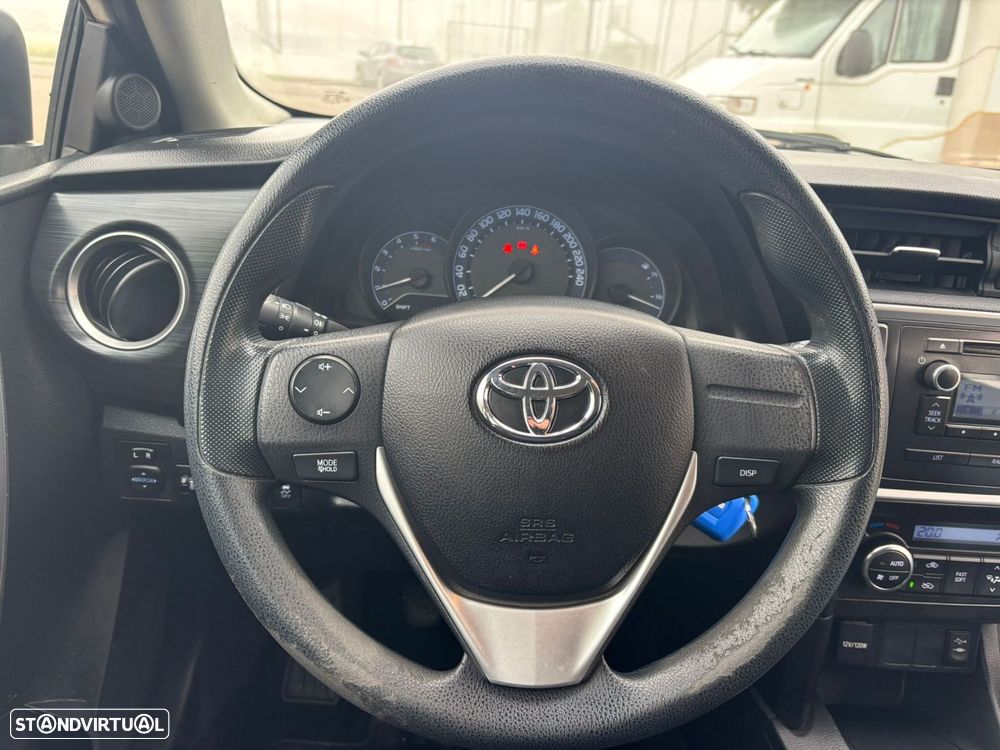 Toyota Auris 1.4 D-4D +AC - 24