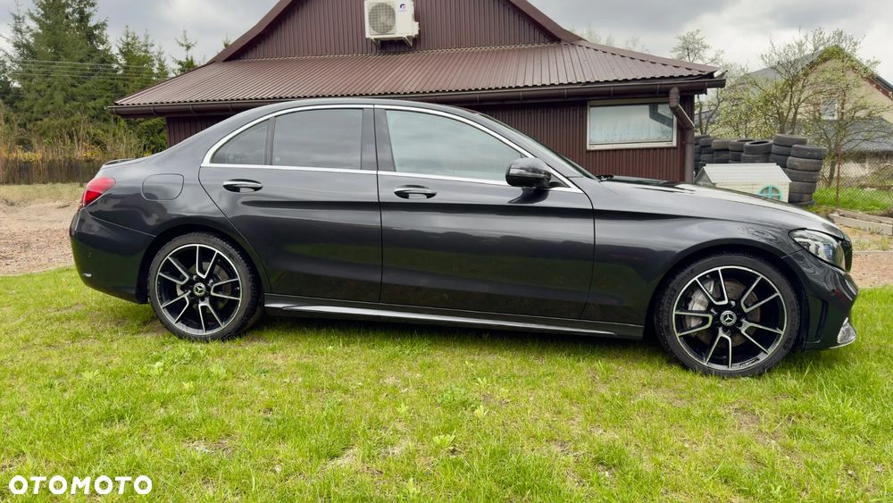 Mercedes-Benz Klasa C 400 4Matic 9G-TRONIC AMG Line - 4