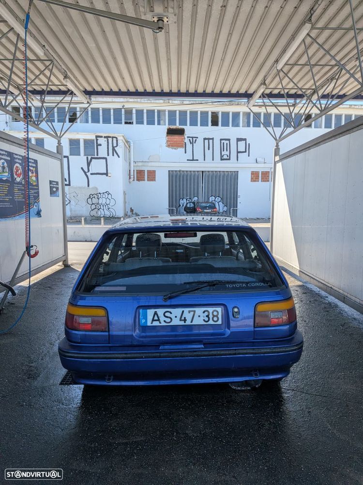 Toyota Corolla Liftback 1.3 - 5
