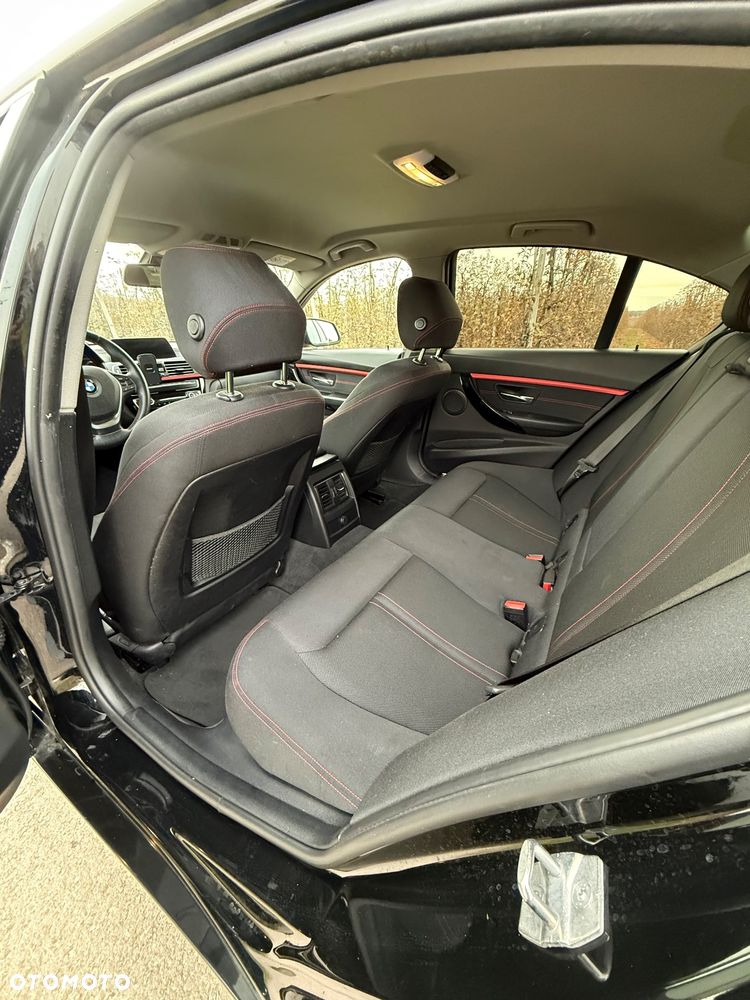 BMW Seria 3 318d - 17
