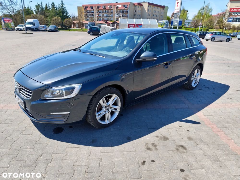 Volvo V60 D4 Drive-E Momentum - 1