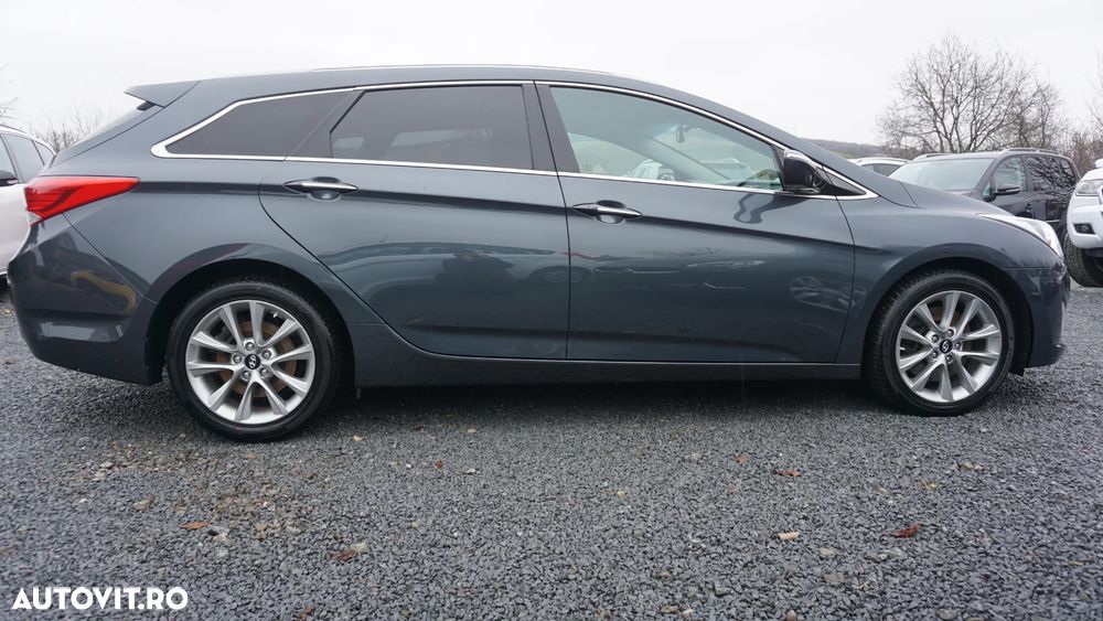 Hyundai i40 i40cw 1.7 CRDi Automatik Fifa World Cup Edition Gold - 4