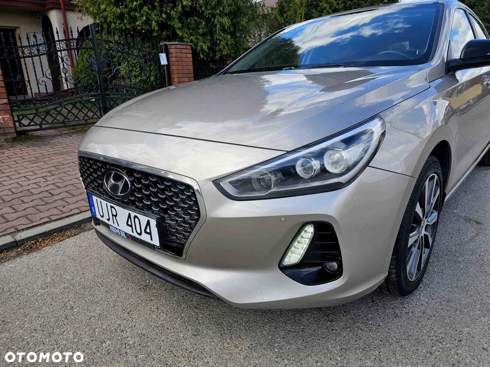 Hyundai i30 blue 1.6 CRDi Premium - 15