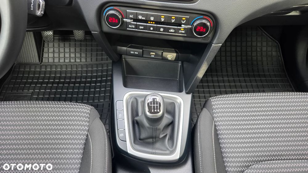 Kia Ceed 1.5 T-GDI M - 22