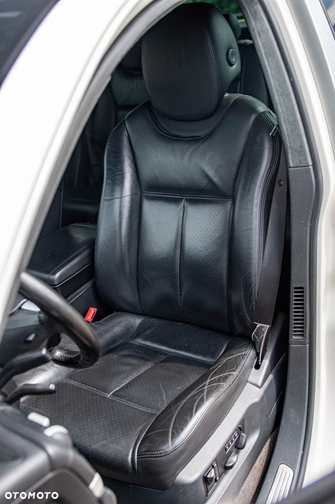 Porsche Cayenne Turbo - 17