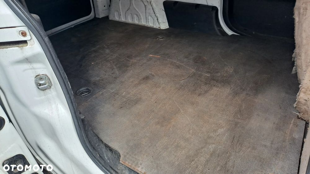 Opel COMBO - 12