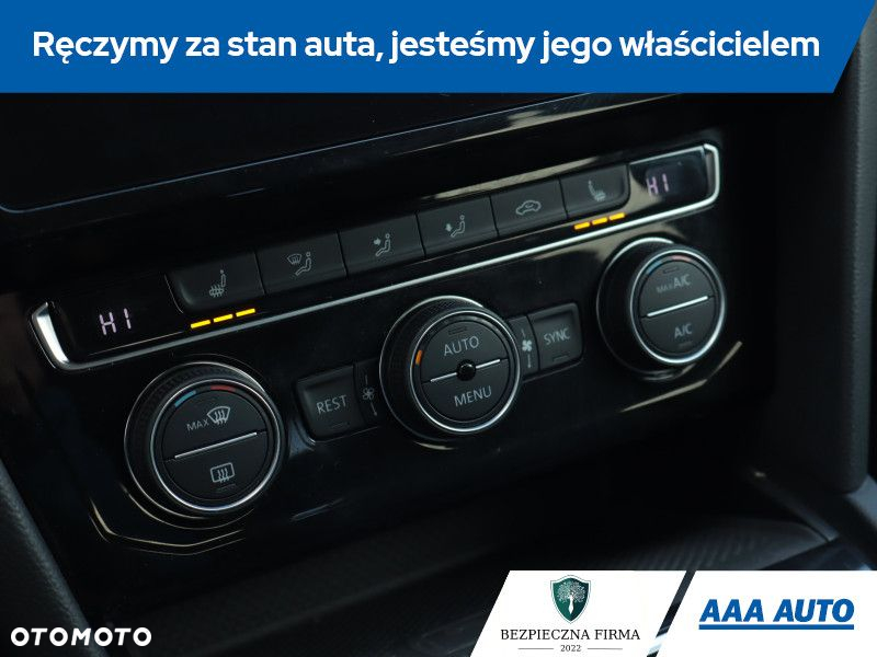 Volkswagen Passat - 16