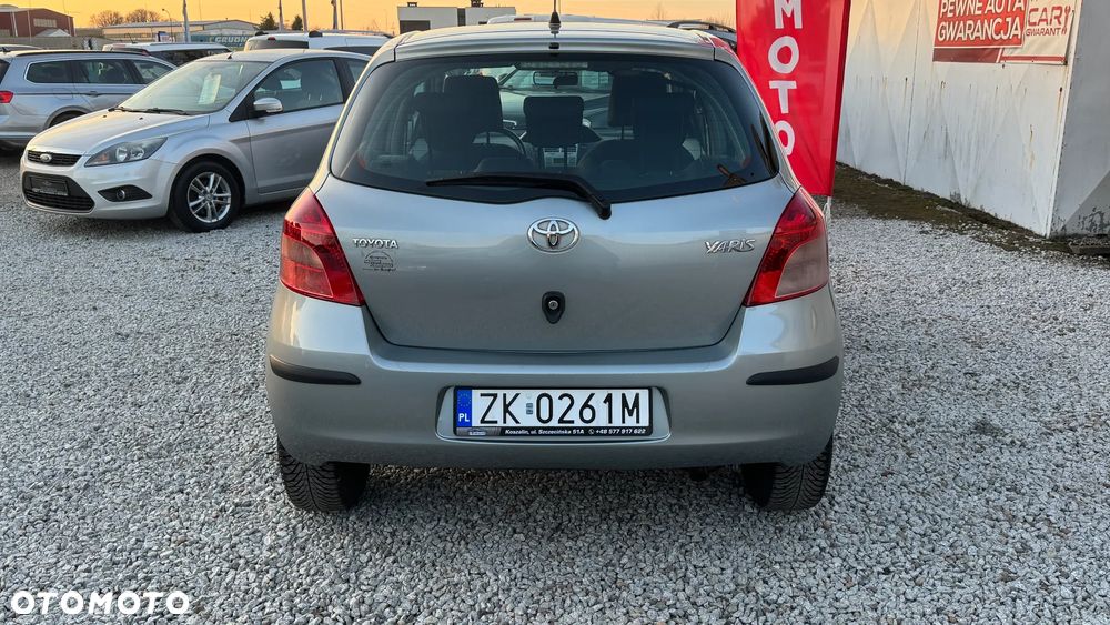 Toyota Yaris 1.3 Sol - 13