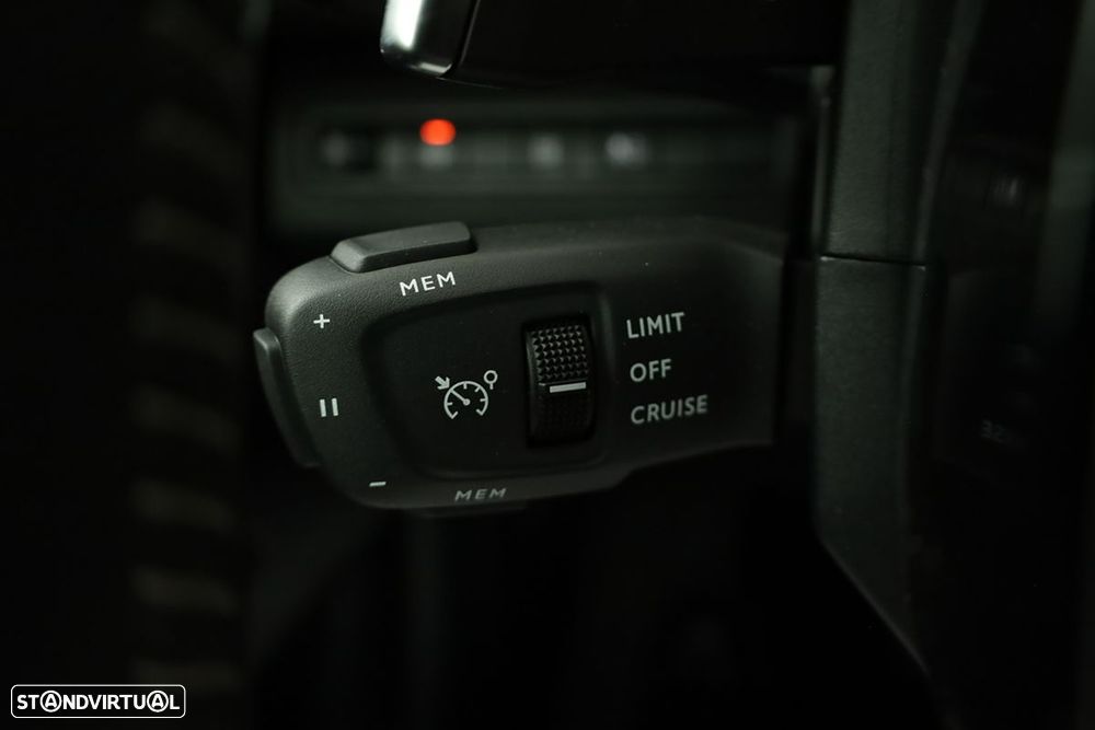 Peugeot 3008 1.6 Hybrid Allure e-EAT8 - 17