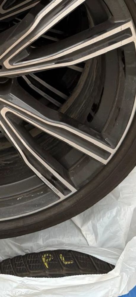 BMW Seria 8 - 21