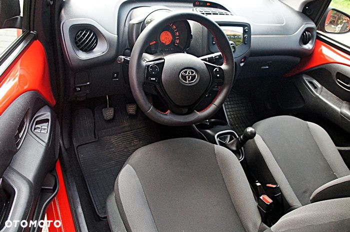 Toyota Aygo x - 18
