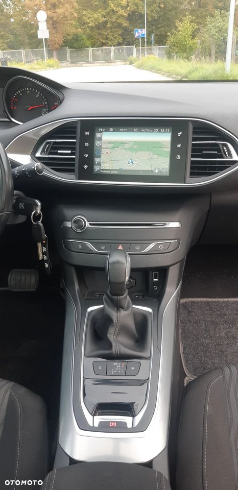 Peugeot 308 SW BlueHDi 150 Automatik Stop & Start Allure - 22