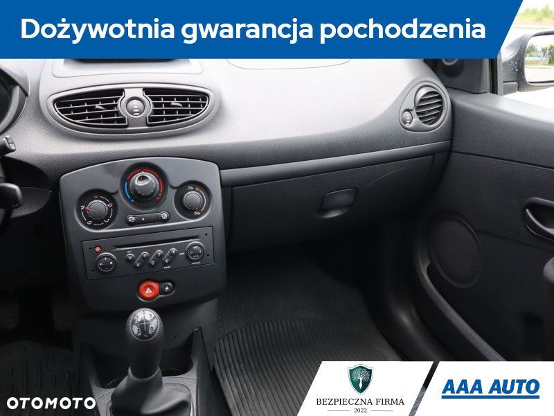 Renault Clio - 10