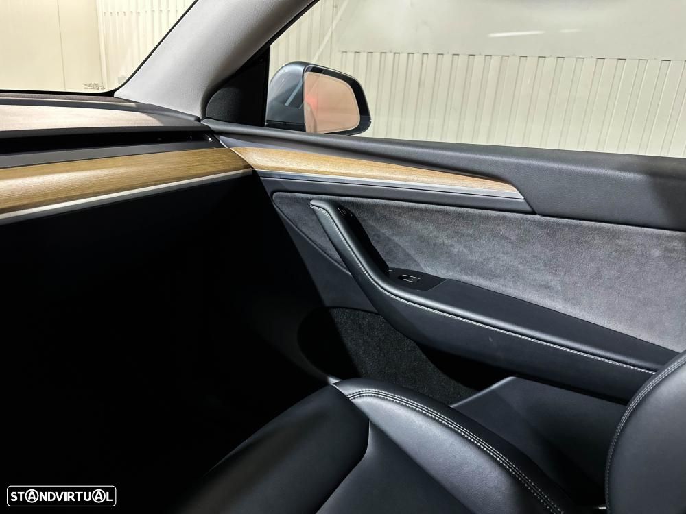 Tesla Model Y Long Range Dual Motor AWD - 50