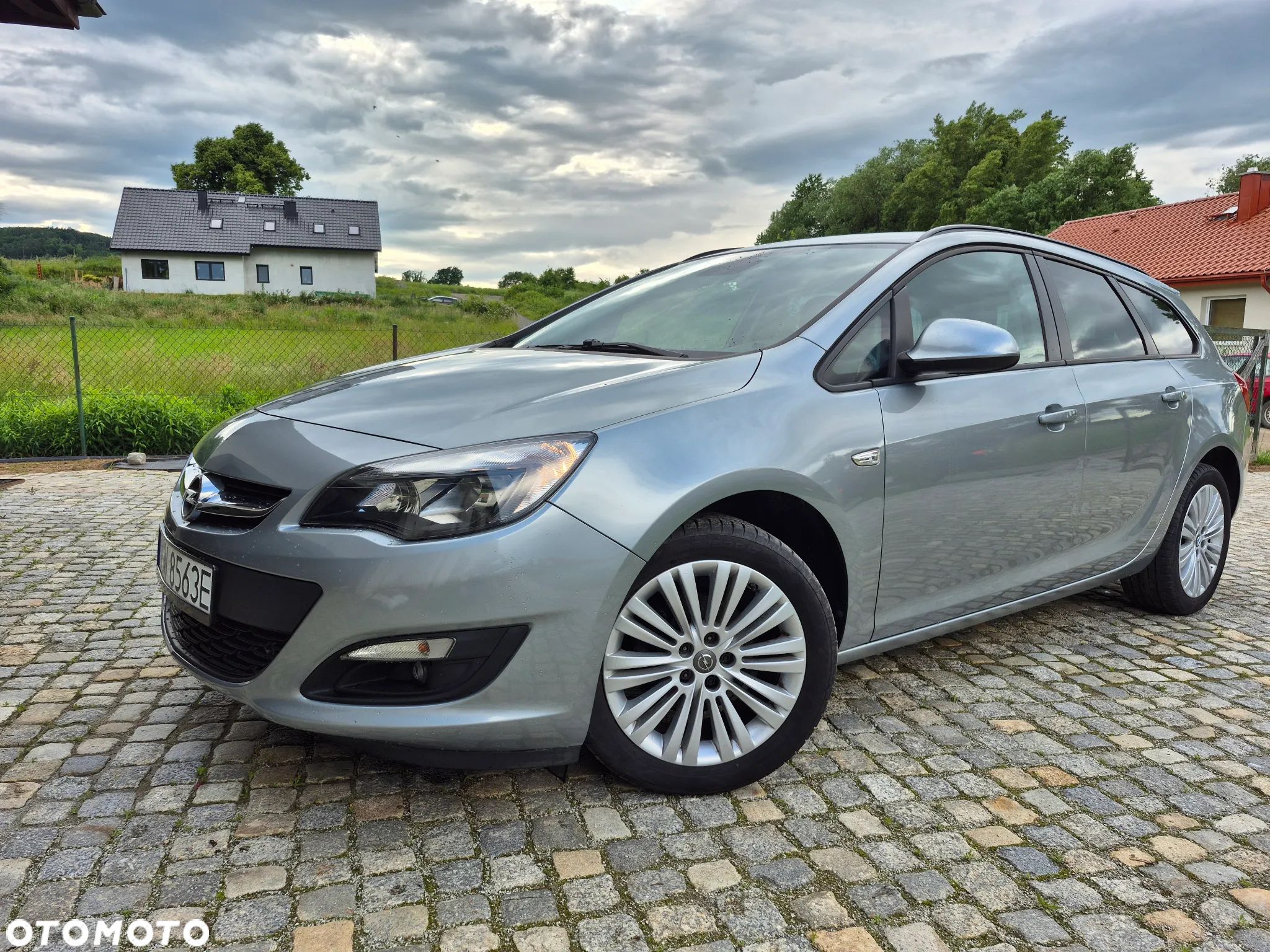 Opel Astra 1.4 Turbo Edition - 1