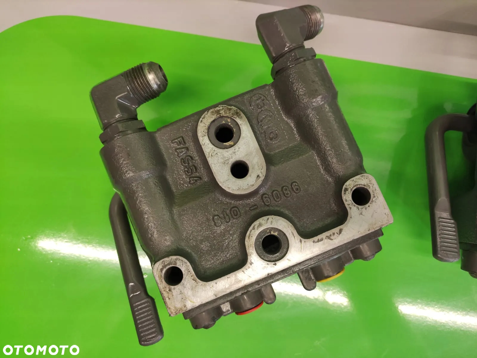 Zawór Gniazdo hydrauliczne FASS2 9809-016 CLAAS ARES 836 - 6