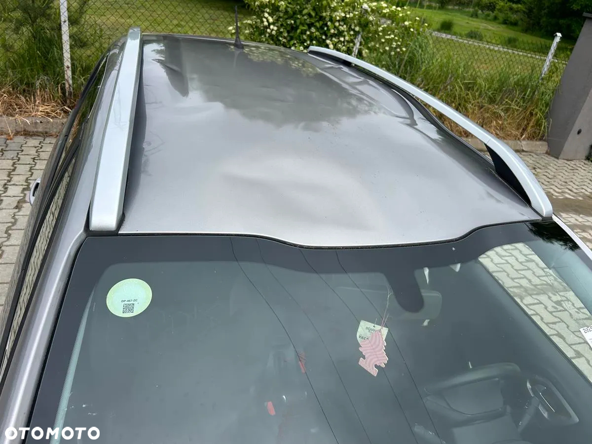 Peugeot 2008 1.6 e-HDi Allure S&S - 9