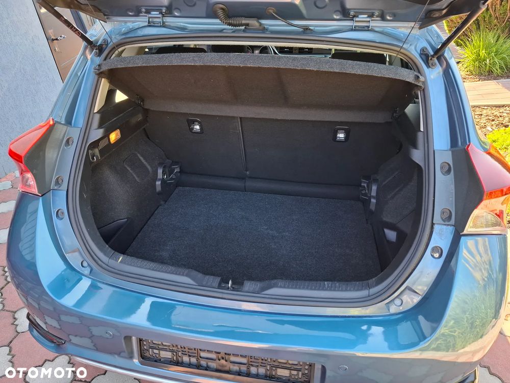 Toyota Auris 1.8 HSD Luna - 21
