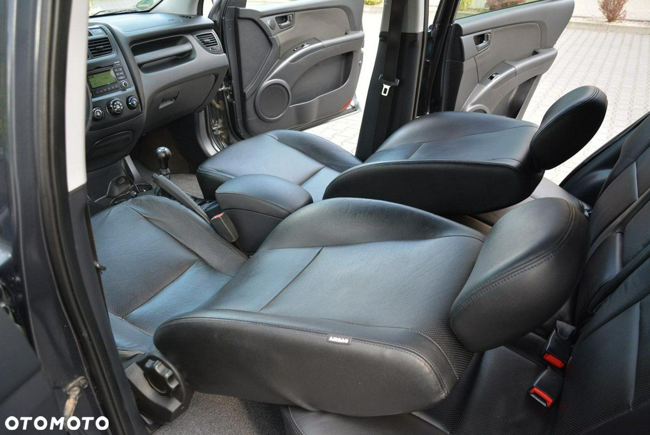 Kia Sportage 2.0 2WD LX - 23