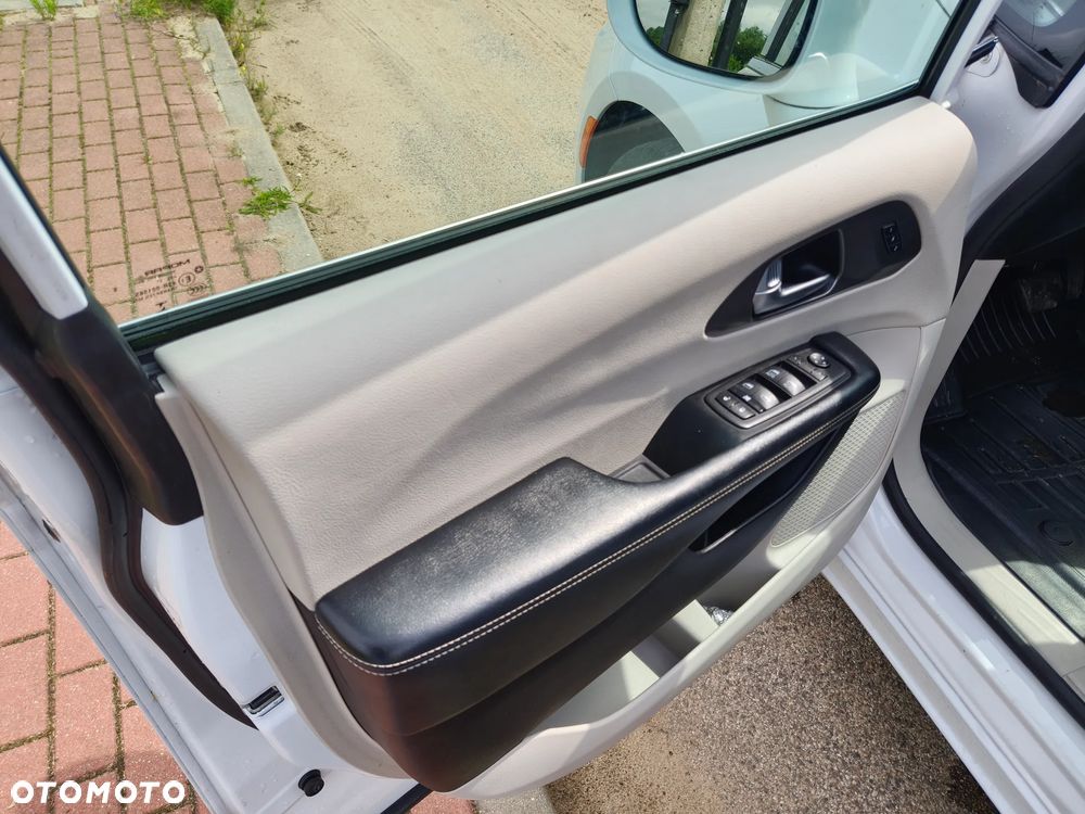 Chrysler Pacifica - 10