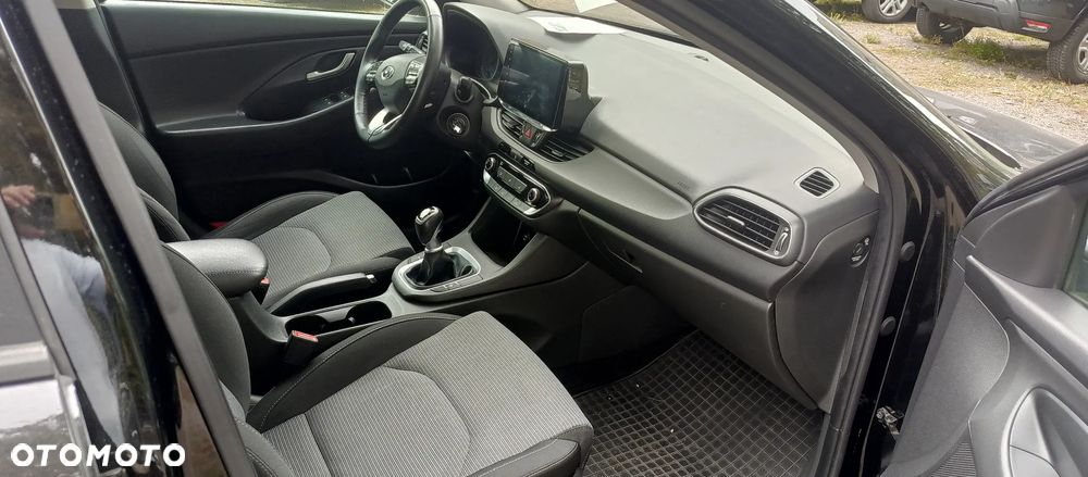 Hyundai i30 1.5 DPI Classic + - 9