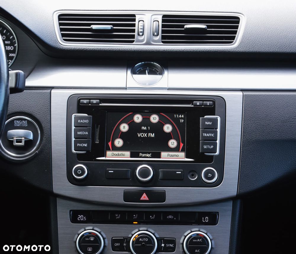 Volkswagen Passat - 28