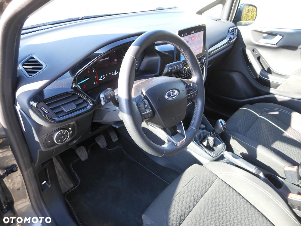 Ford Fiesta 1.0 EcoBoost Hybrid S&S TITANIUM - 10