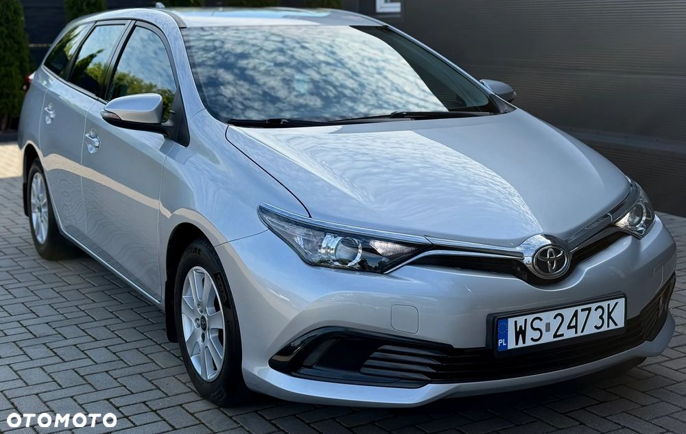 Toyota Auris 1.4 D-4D Dynamic - 1