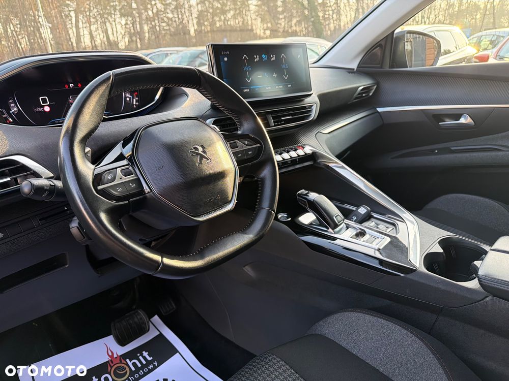 Peugeot 3008 1.5 BlueHDi Allure Pack S&S EAT8 - 17