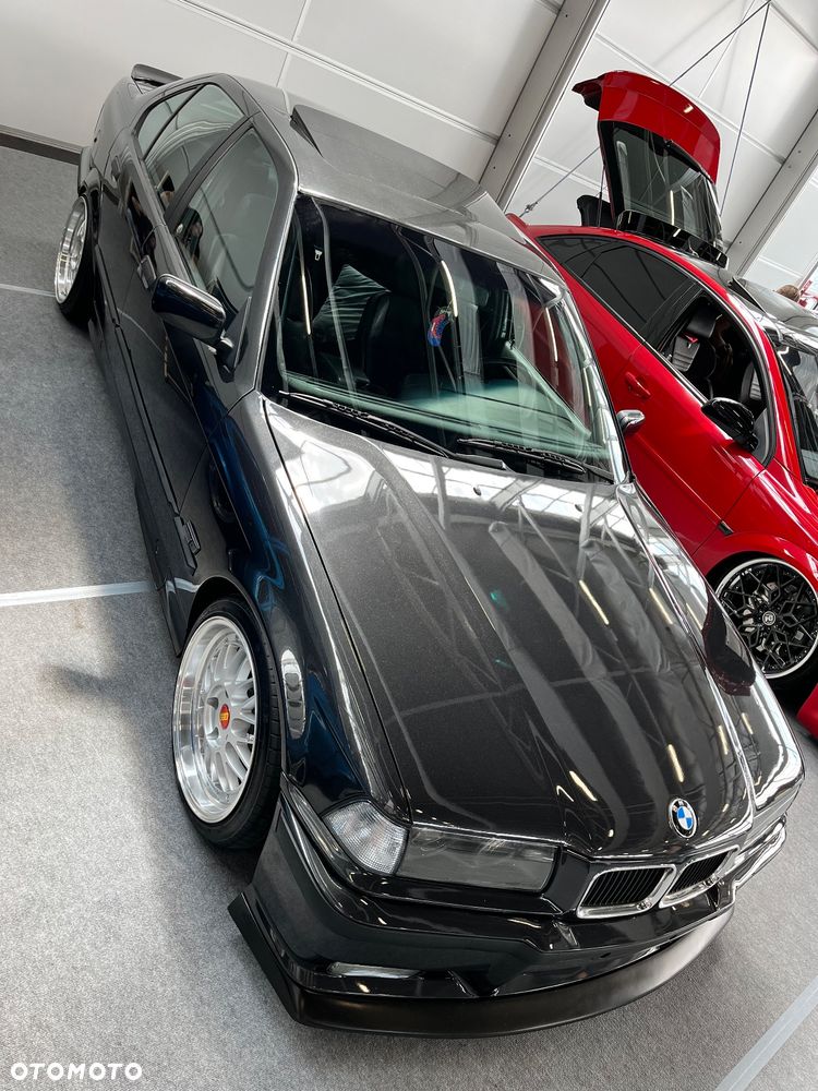 BMW Seria 3 320i - 3