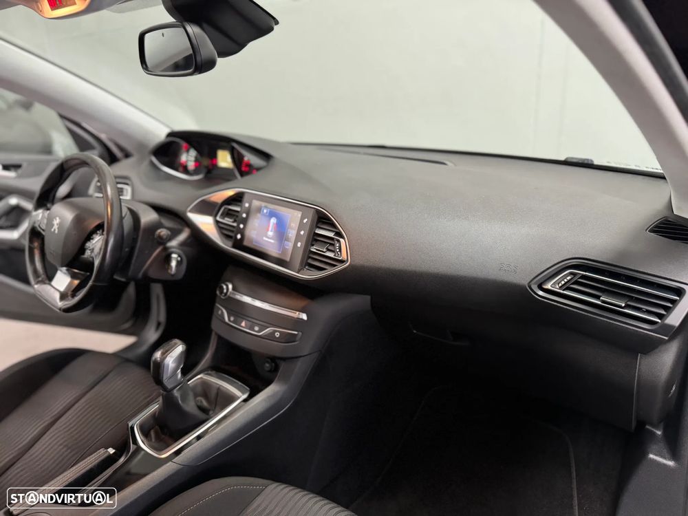Peugeot 308 1.6 BlueHDi Access - 18