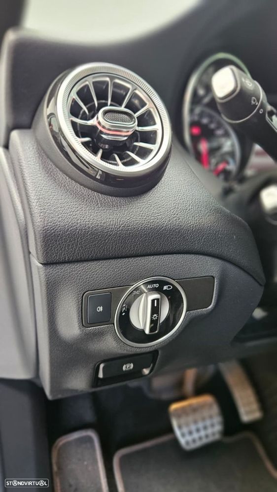 Mercedes-Benz GLA 250 AMG Line 4-Matic - 18